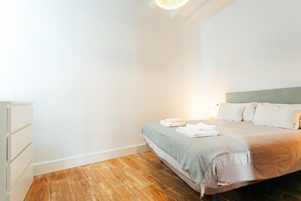 Alohamundi Peral Apartment Seville Luaran gambar